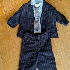 5 piece suit Boys sz 12 months
